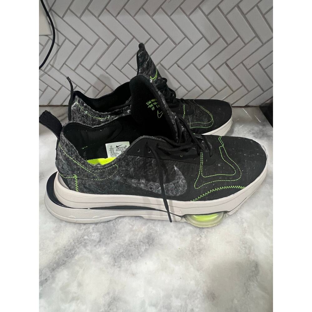 Nike Air Zoom Type SE CW7157-001 Black Volt Green Menβs Size 11 Running Shoes